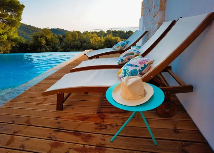 Damari Luxury 3 Bedroom With Private Pool, Skiathos Moni Evaggelistrias