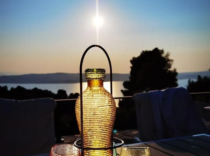 Damari Luxury 3 Bedroom With Private Pool, Skiathos