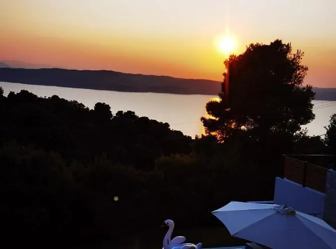 Damari Luxury 3 Bedroom With Private Pool, Skiathos Moni Evaggelistrias