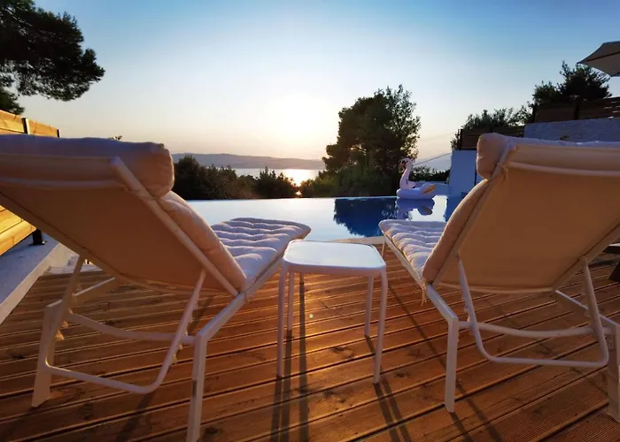 Damari Luxury 3 Bedroom With Private Pool, Skiathos Moni Evaggelistrias