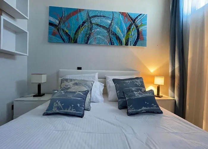 Damari Luxury 3 Bedroom With Private Pool, Skiathos