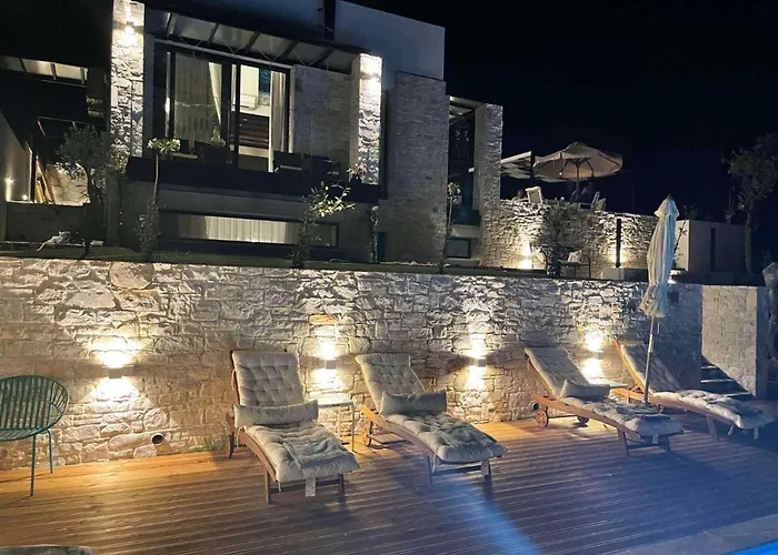 Damari Luxury 3 Bedroom With Private Pool, Skiathos Moni Evaggelistrias