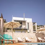 Damari Luxury 3 Bedroom With Private Pool, Skiathos