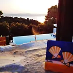Vilă Damari Luxury 3 Bedroom With Private Pool, Skiathos
