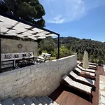Damari Luxury 3 Bedroom With Private Pool, Skiathos