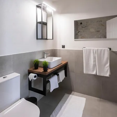 Damari Luxury 3 Bedroom With Private Pool, Skiathos * Moni Evaggelistrias