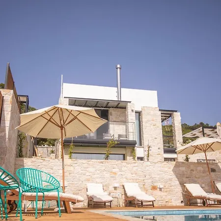 Damari Luxury 3 Bedroom With Private Pool, Skiathos