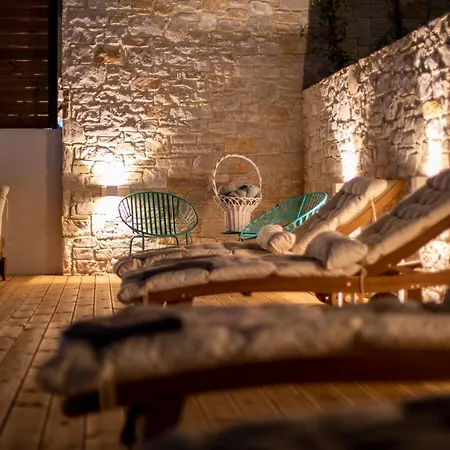 Vilă Damari Luxury 3 Bedroom With Private Pool, Skiathos