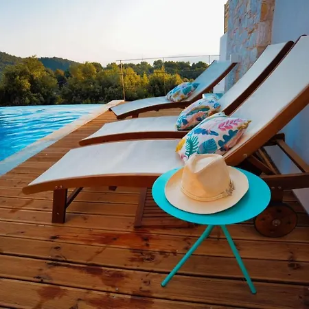 Damari Luxury 3 Bedroom With Private Pool, Skiathos Moni Evaggelistrias