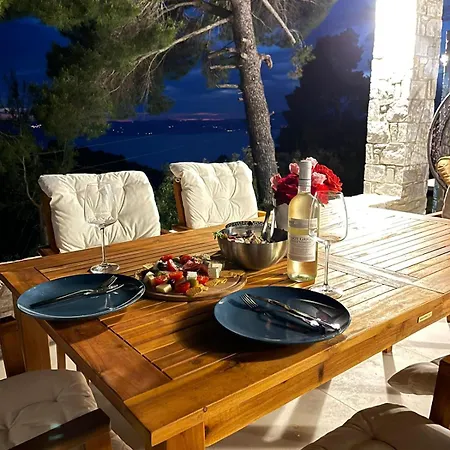 Damari Luxury 3 Bedroom With Private Pool, Skiathos Vilă *