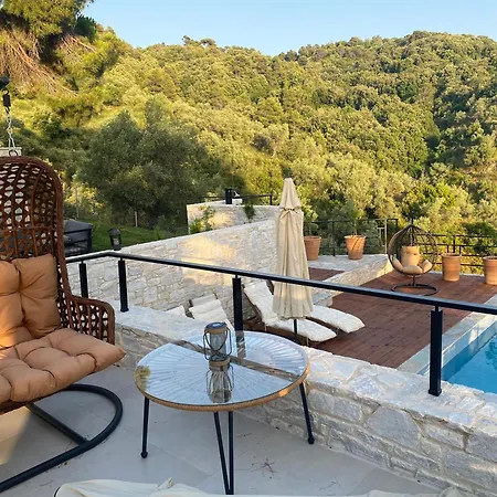 Damari Luxury 3 Bedroom With Private Pool, Skiathos Villa