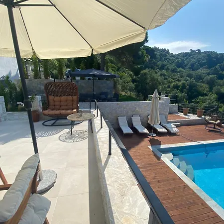 Damari Luxury 3 Bedroom With Private Pool, Skiathos