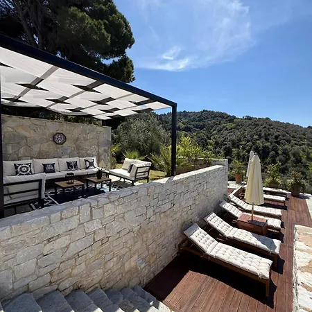 Damari Luxury 3 Bedroom With Private Pool, Skiathos