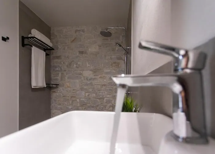 Damari Luxury 3 Bedroom With Private Pool, Skiathos