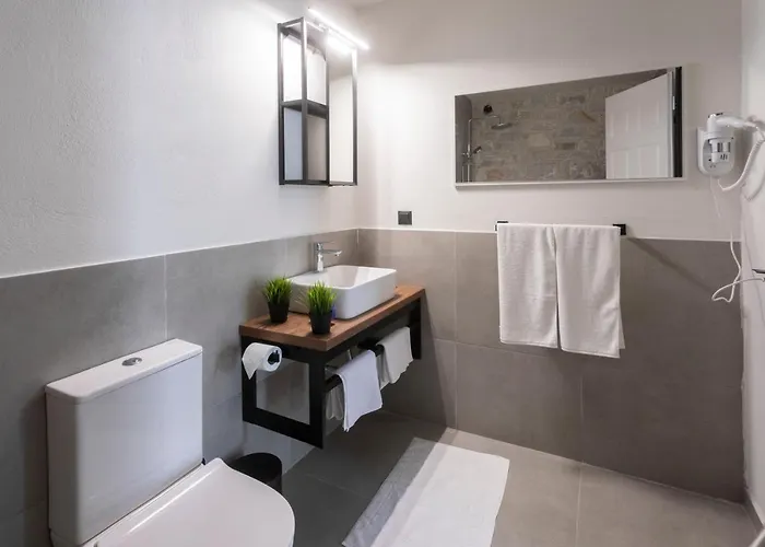 Damari Luxury 3 Bedroom With Private Pool, Skiathos * Moni Evaggelistrias