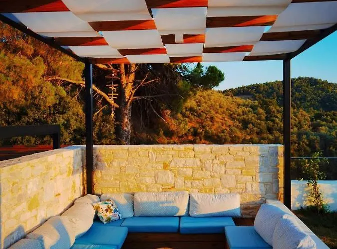 Damari Luxury 3 Bedroom With Private Pool, Skiathos Moni Evaggelistrias