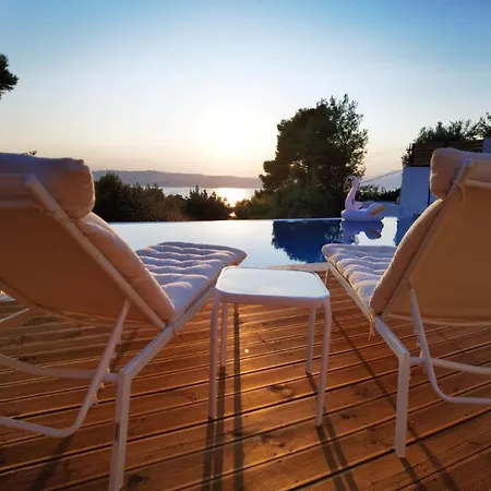 Damari Luxury 3 Bedroom With Private Pool, Skiathos Moni Evaggelistrias