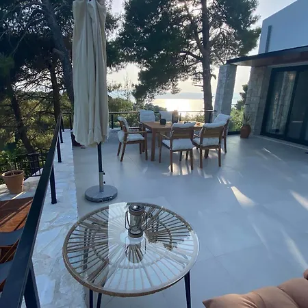 Damari Luxury 3 Bedroom With Private Pool, Skiathos فيلة *