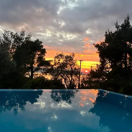 Damari Luxury 3 Bedroom With Private Pool, Skiathos فيلة Moni Evaggelistrias
